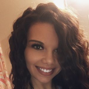 Meet your Posher, Courtney